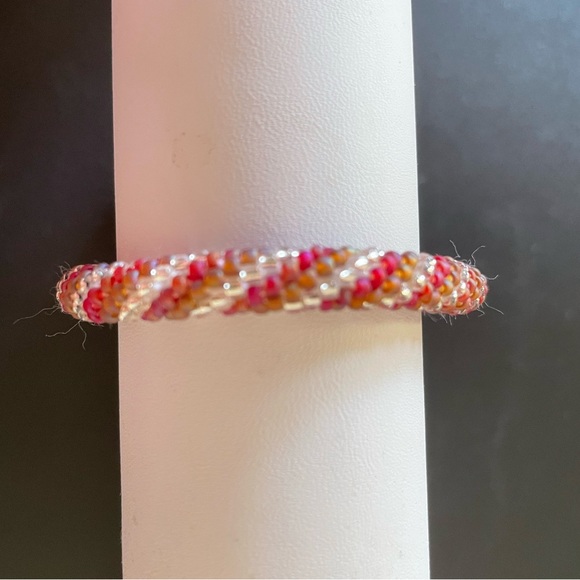 Hand beaded bracelets, made with glass beads - Picture 4 of 14